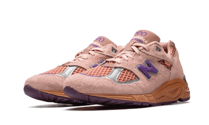 990-v2-salehe-bembury-sand-be-the-time-socksforsport