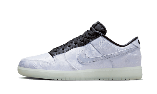 dunk-low-clot-fragment-white-socksforsport