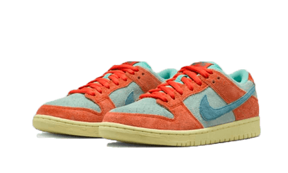 sb-dunk-low-orange-emerald-rise-socksforsport