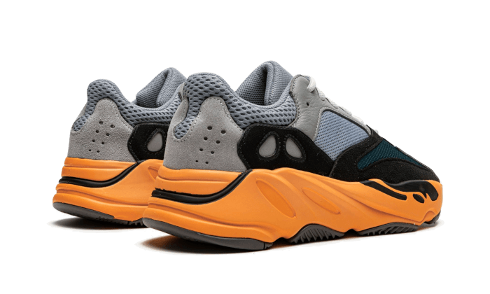 yeezy-700-wash-orange-socksforsport