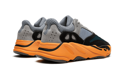 yeezy-700-wash-orange-socksforsport