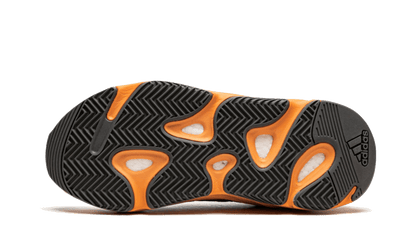 yeezy-700-wash-orange-socksforsport